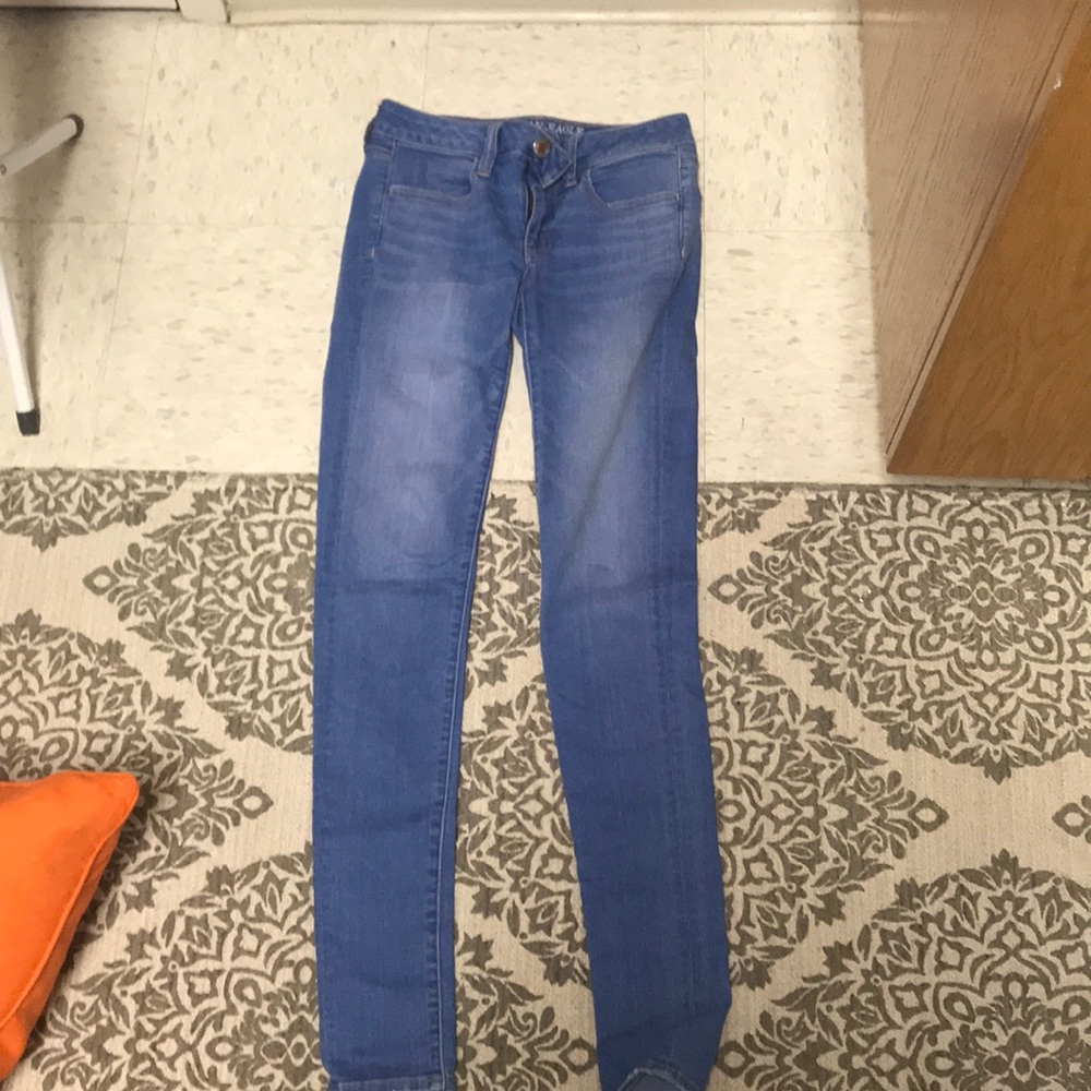 AMERICAN EAGLE Jeans.